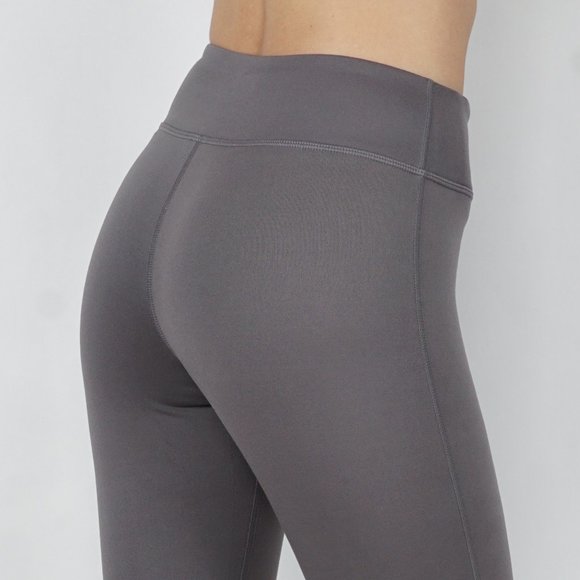 Yoga pants Criss Cross Cutouts 7/8 Length legging - Picture 3 of 4